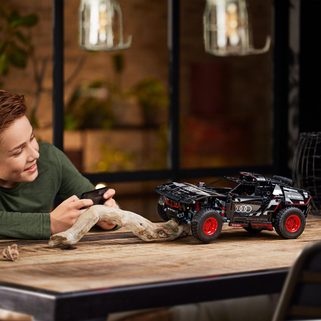 LEGO 42160 Technic Audi RS Q e-Tron Coche de Juguete Teledirigido, Maqueta de Coche Todoterreno de Rally Dakar, Control Remoto por App Control+, Idea de Regalo para Niños y Niñas a Partir de 10 Años