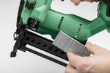 HiKOKI Grapadora de batería – 18 V, 13-40 mm, ion de litio, luz LED, ajuste de profundidad sin herramientas, accionamiento por resorte neumático, motor sin escobillas, disparo conmutable, incluye 2