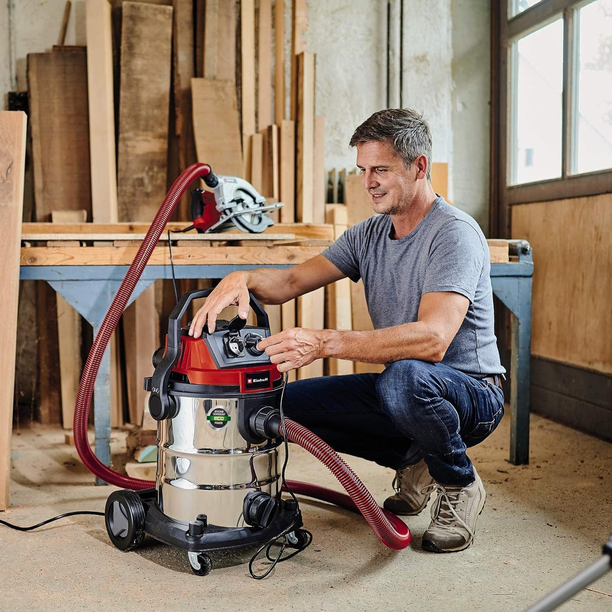 Einhell Aspirador en seco y húmedo TE-VC 2025 SACL (1200 W, clase de polvo L, para polvos con valores MAK >1 mg/m³, 25 L, limpieza de filtros, enchufe de aparatos, incl. varias boquillas y filtros)