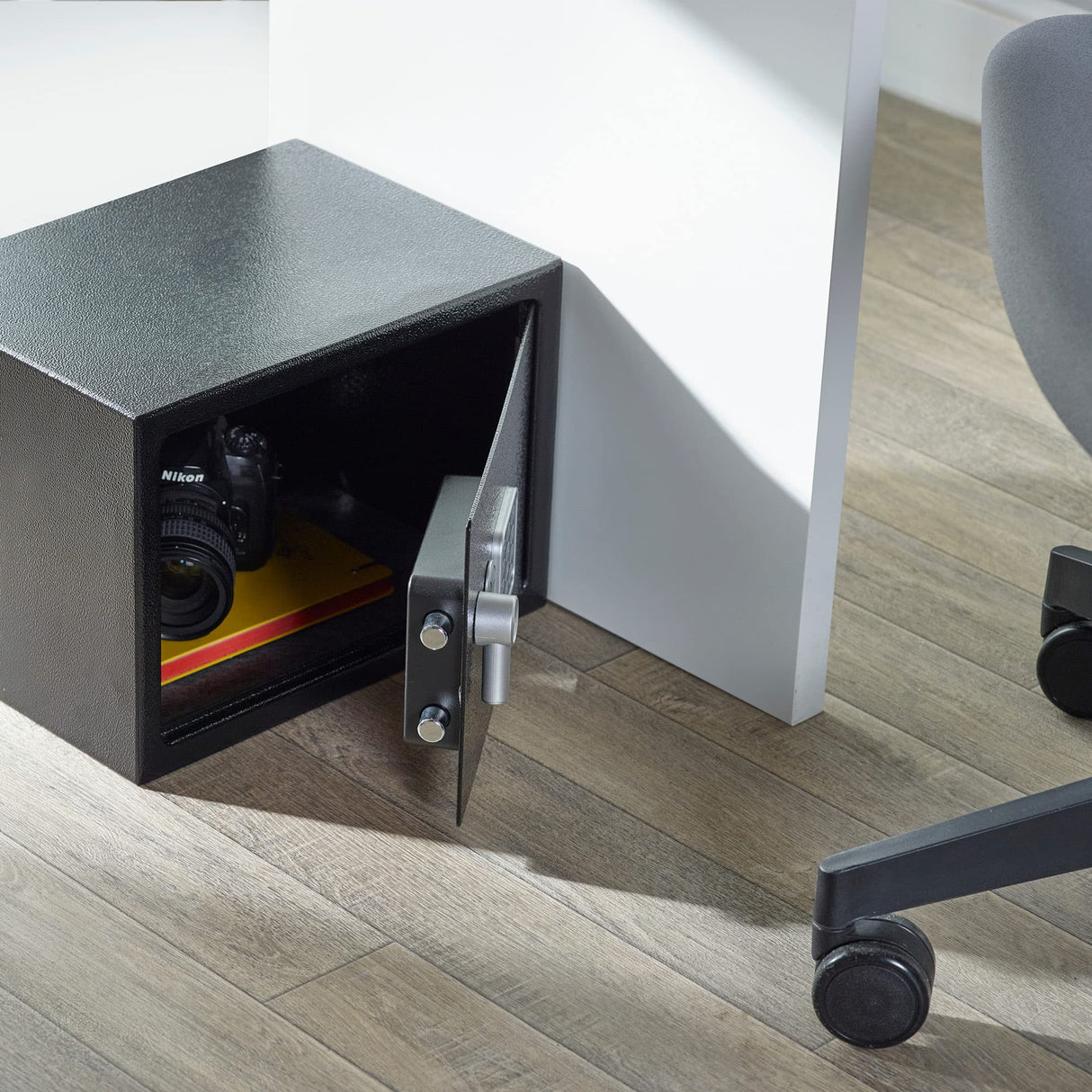 Yale YSV/250/DB1 - Caja Fuerte Gama Básica Mediana (Domestico), 250 x 350 x 250 mm