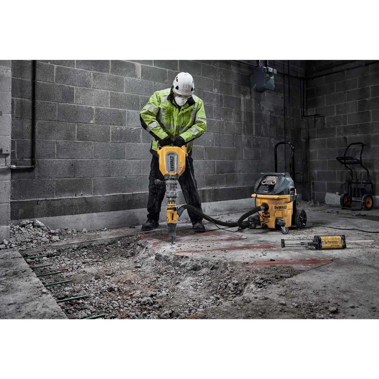 DEWALT D25911K-QS - Martillo demoledor sin escobillas, 1700W SDS max, 27J