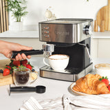 Salter - Máquina de café expreso manual con espumador de leche, compatible con café molido, bomba de presión italiana de 15 barras, tanque de agua desmontable de 1,6 l, incluye cuchara medidora,