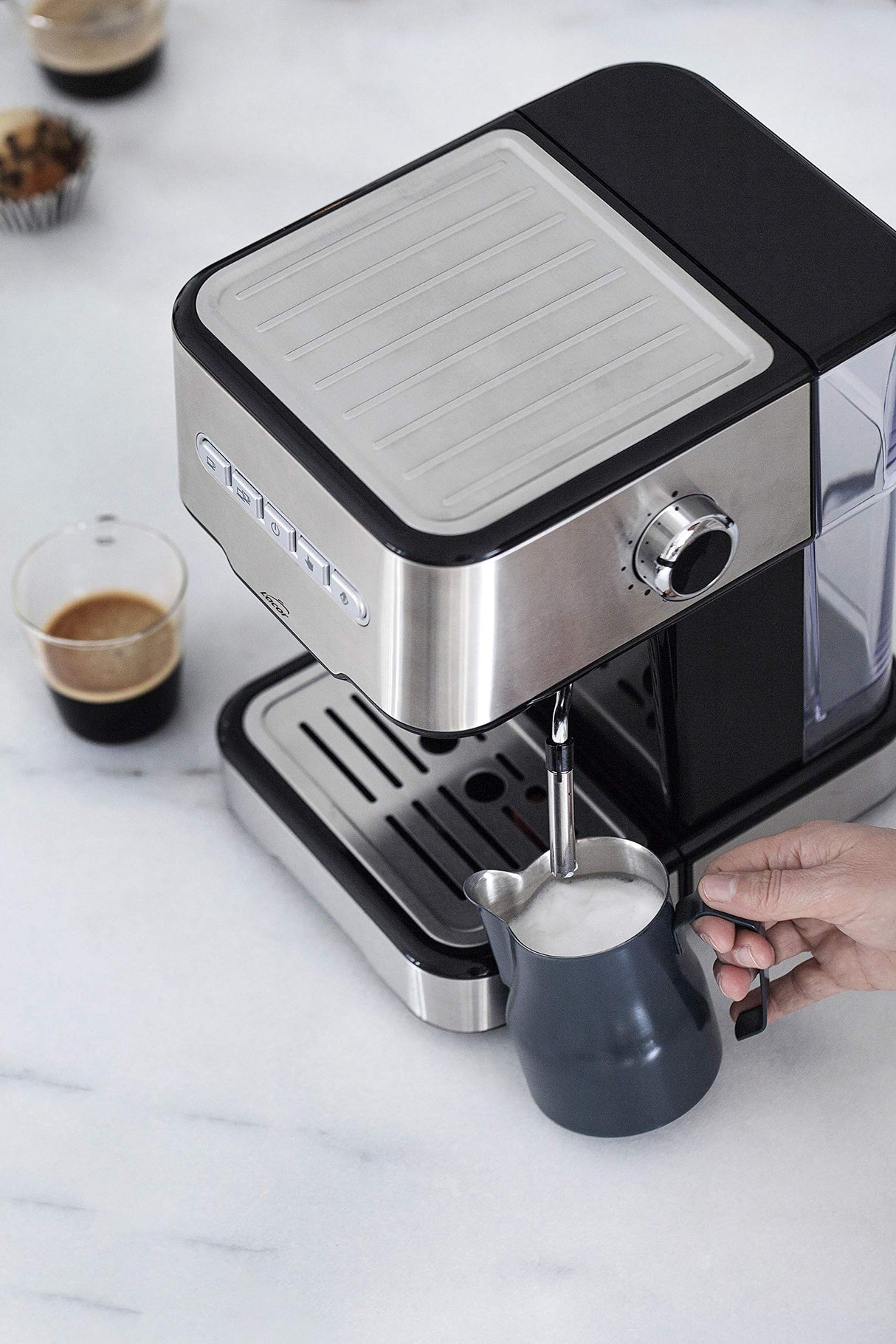 Lacor 69256 - Cafetera espresso con 2 salidas de café y función de calentar/espumar la leche, apta para café molido y cápsulas ESE, 21x26'5x30 cm