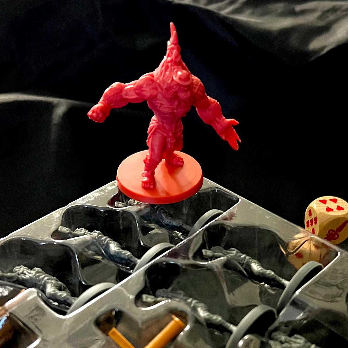 Asmodee - Zombicide: Undead or Alive - Juego de Mesa Colaborativo, 1-6 Jugadores, 14+ Años, Edición en Italiano