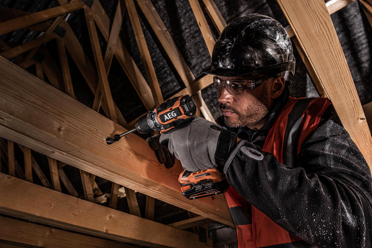 AEG BS18SBL-202C - Taladro atornillador SUBCOMPACT (18 V, 65 Nm, incluye 2 baterías de 2,0 Ah y cargador