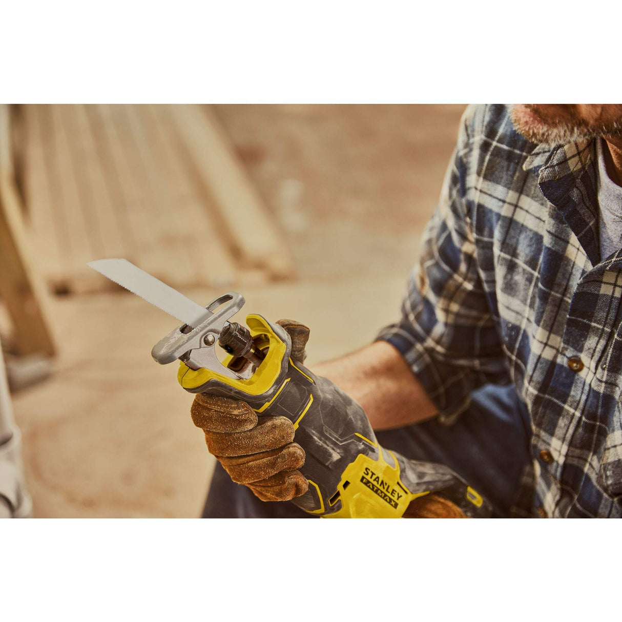 Stanley - Sierra Sable BRUSHLESS V20 Li-Ion 18V, 2 velocidades 0-2.300/3.000 cpm, longitud de carrera 29mm. Sin cargador/batería.