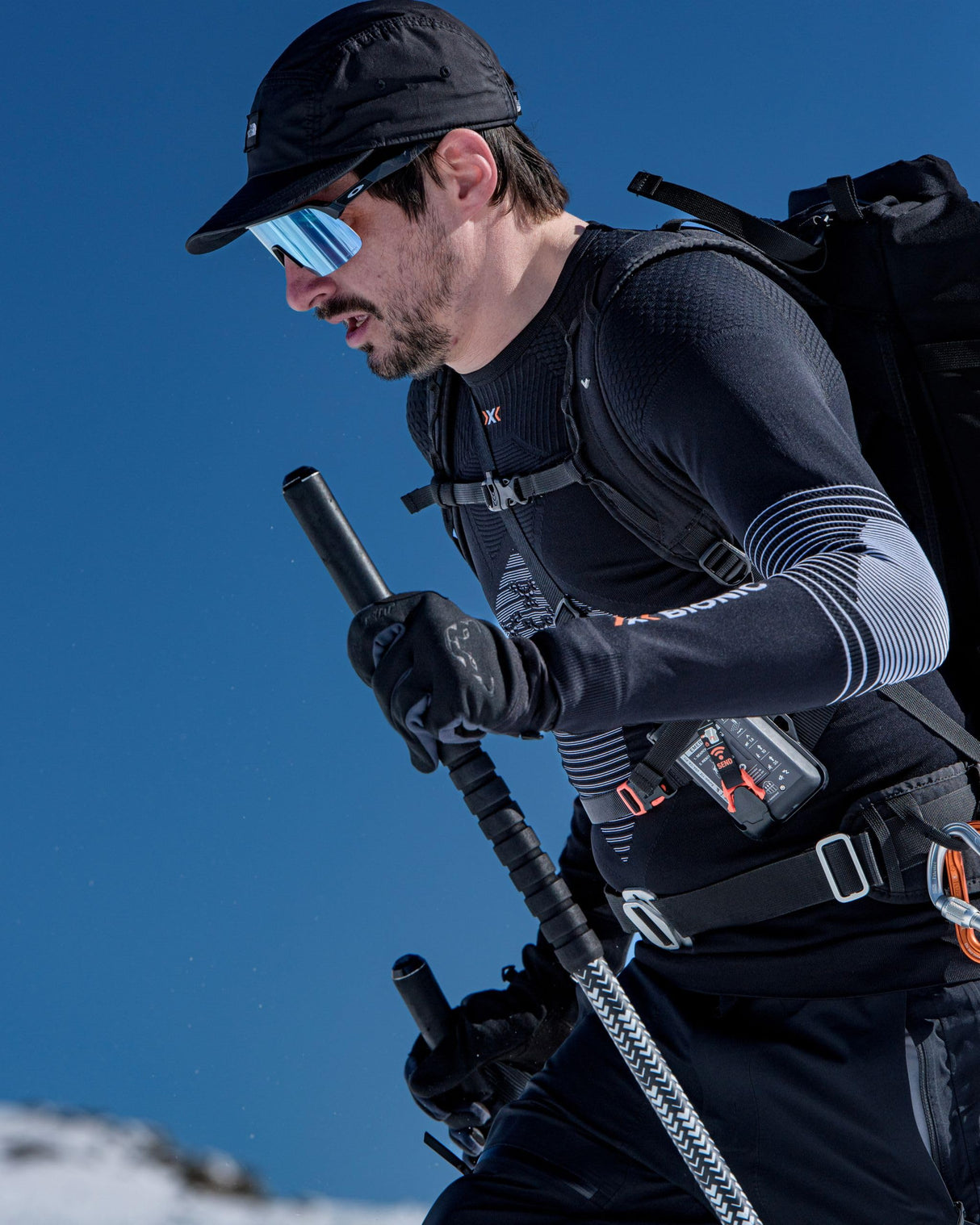 X-Bionic Energizer 4.0 Camisa Cuello Redondo y Mangas largas para Hombre - Alta tecnología para Deportes de Invierno con características de termorregulación y Rendimiento mejoradas - Negro/Blanco, M