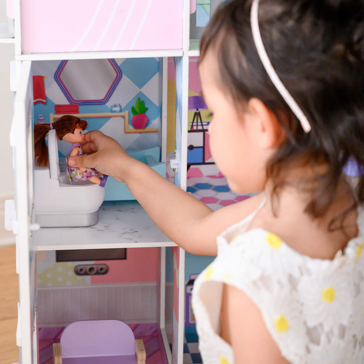 Olivia's Little World Teamson Kids Casa De Muñecas De Madera, Muñecas De 3,5" & 11 Accesorios TD-13361A