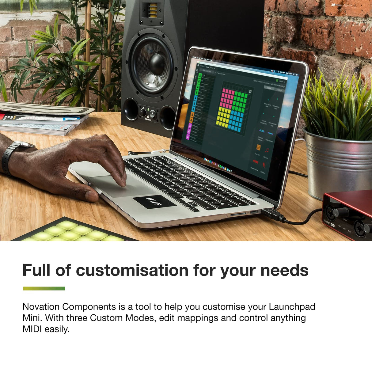 Novation Launchpad Mini [MK3] — Panel portátil MIDI con 64 almohadillas, panel controlador con USB para actuaciones de Ableton Live y Logic Pro