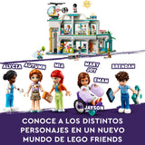 Lego Friends Hospital de Heartlake City con Helicóptero de Juguete y Mini Muñecos de Personajes, Set de Construcción para el Juego de rol de Doctores, Regalo para Niñas y Niños de 7 Años o Más 42621
