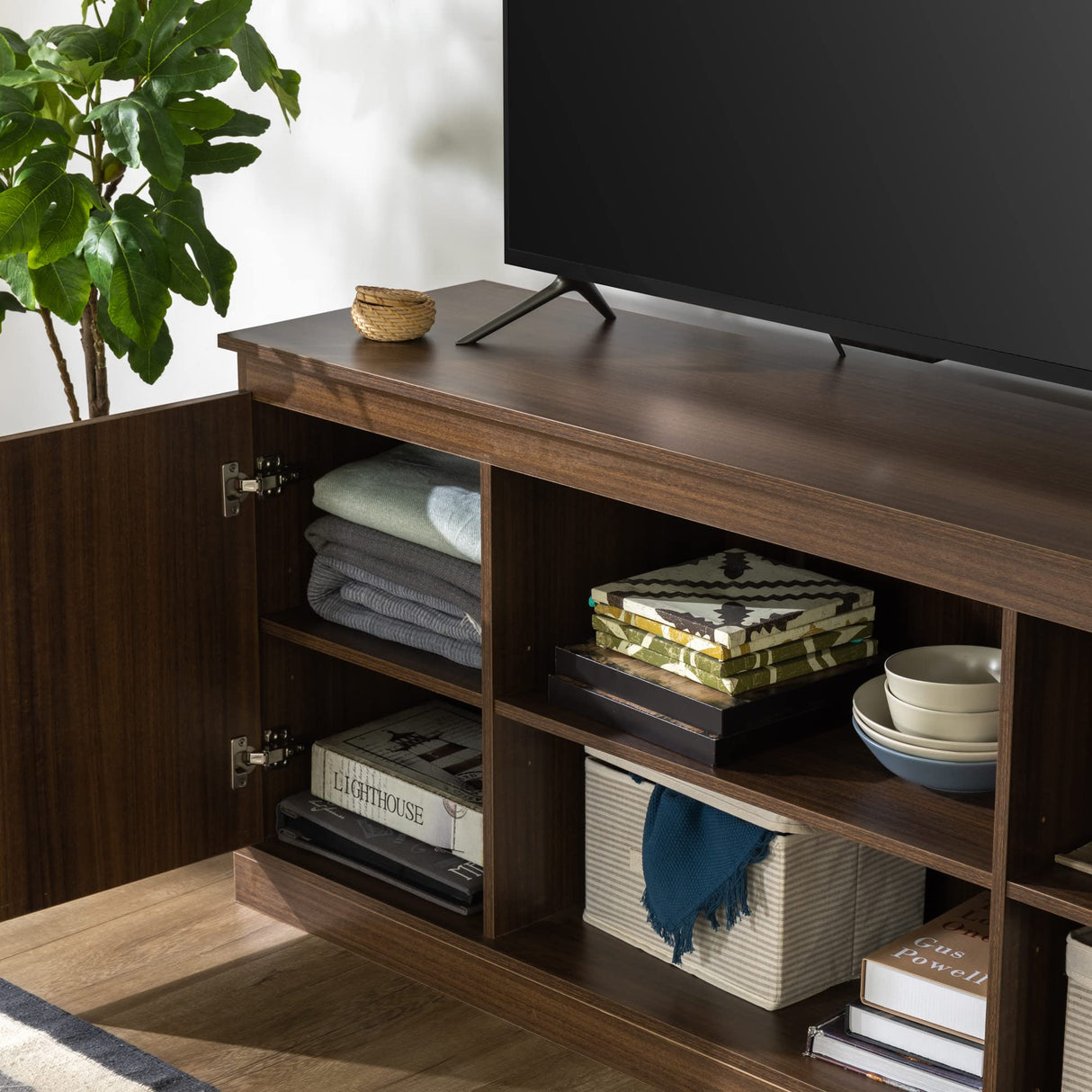 Zinus Wade Mueble TV - Mueble TV 147x67x40 cm - Mueble con armario - Diseño estilo granja - Marrón