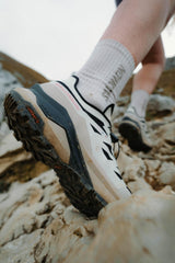 Salomon XA META GORE-TEX para Mujeres, Zapatos de Senderismo Versátiles para Mayor Comodidad, Perfectos para Botas de Senderismo y Correr en Senderos en Aventuras al Aire Libre. 4.5