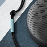 Bang & Olufsen Beosound A1 (2.ª Gen) Altavoz Bluetooth Inalámbrico Portátil Resistente al Agua y al Polvo con Sonido de 360 Grados, Alexa y Speakerphone, hasta 18 Horas de Batería - Oxygen