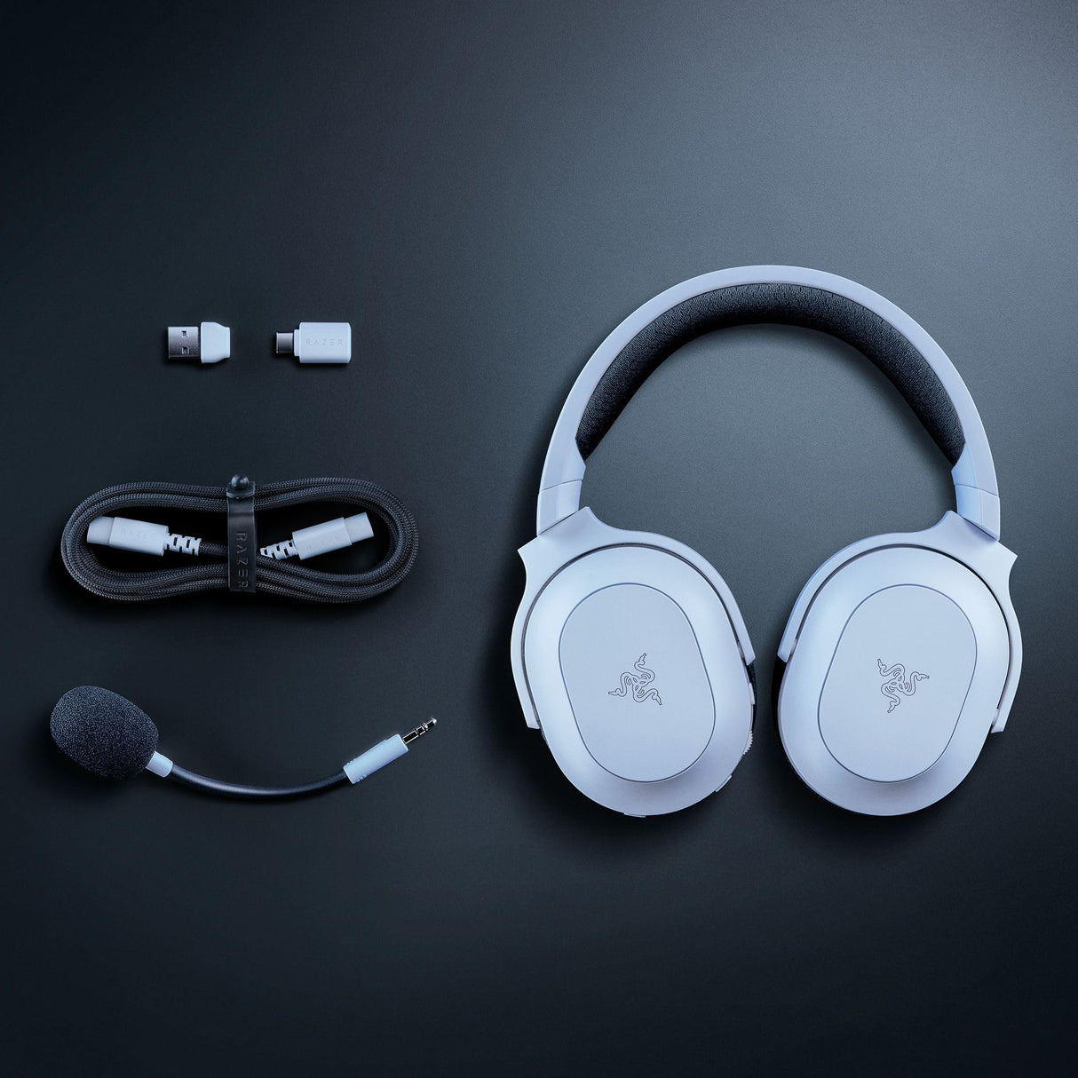 Razer Barracuda X Chroma - Auriculares inalámbricos para Juegos multiplataforma con 6 Zonas Chroma RGB (SmartSwitch Hyperspeed y Bluetooth, Altavoces de 40mm, micrófono Desmontable) Blanco