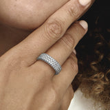 Pandora Timeless Anillo con fila simple con engaste pavé de plata de ley con circonitas cúbicas transparentes, talla 58