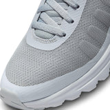 Nike Air Max Invigor, Zapatillas Hombre, Gris (Wolf Grey/White 005), 42.5 EU