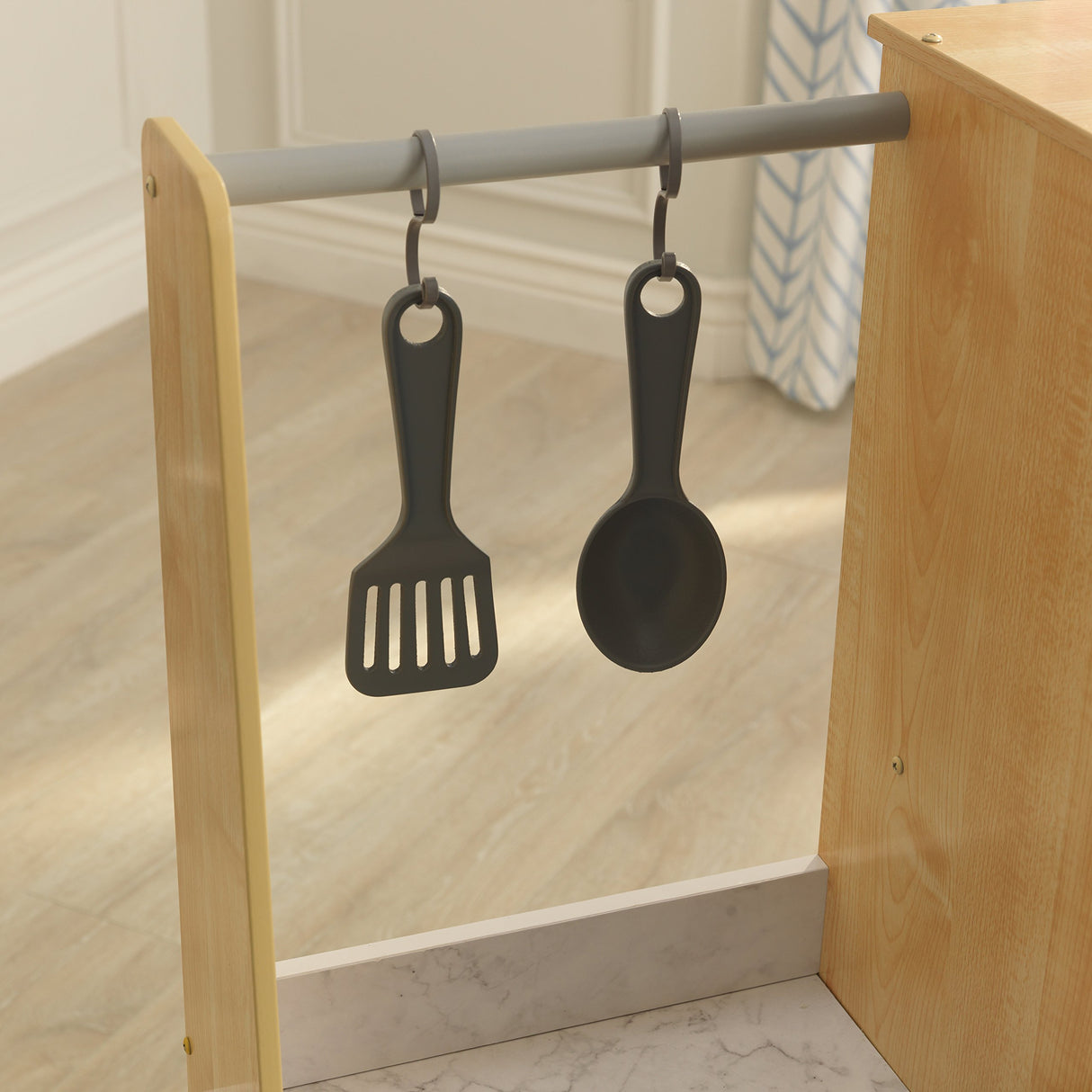 KidKraft Cocina de juguete Modern-Day de madera para niños con EZ Kraft Assembly con accesorios de juego incluidos, juguetes niños y niñas 3+ años (53423)