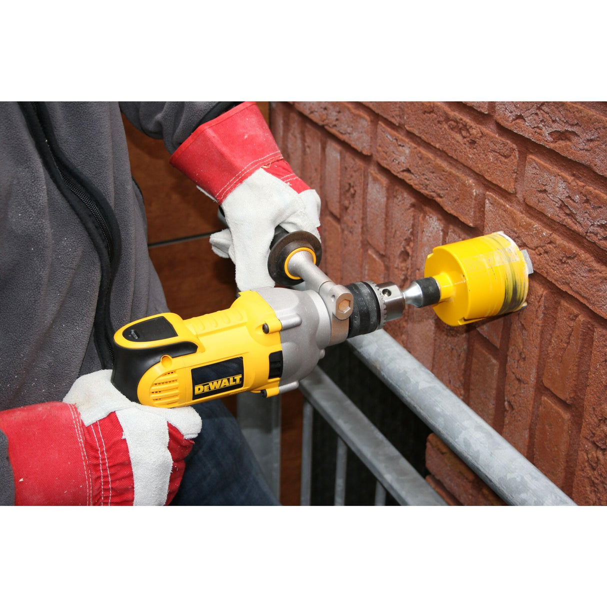 DeWalt D21570K-QS - Taladro Diamante 1300W Seco 2 velocidades 16mm
