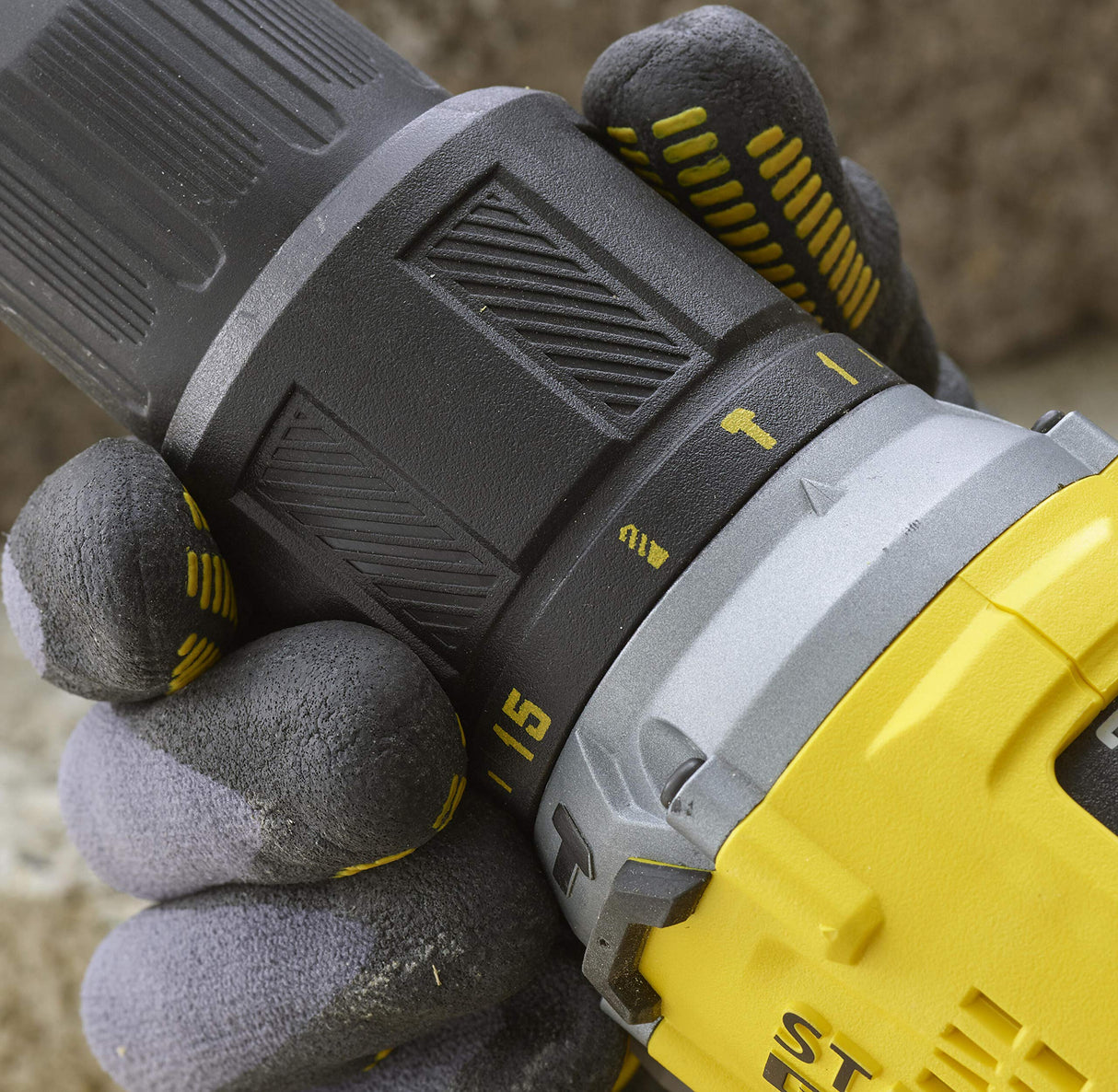 STANLEY SFMCD715D2K-QW Taladro Percutor V20 LI-Ion 18V Brushless con 2 Baterías 2Ah Inlcuye Cargador y Maletín