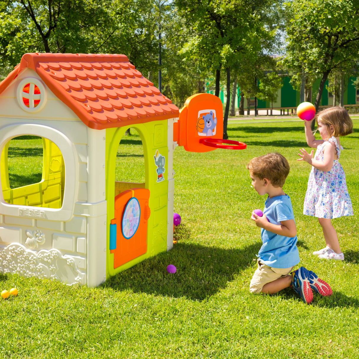 FEBER - Multi-Activity House 6 en 1, Casa de Jardín con 6 Actividades Plegables, Robusto y Fácil de Montar, Protección UV, para Niños a Partir de 3 años, Famosa (800013048), Versión previa
