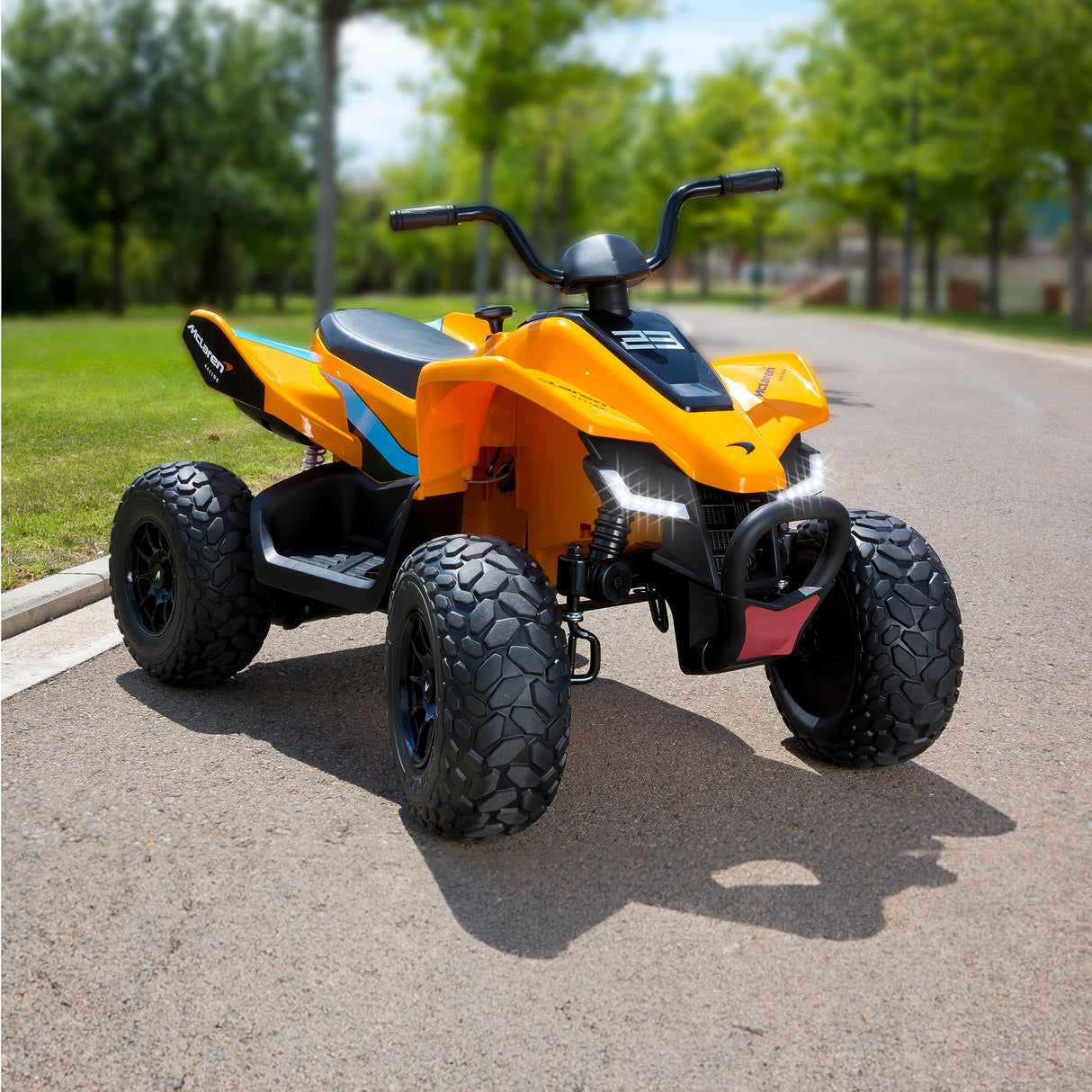FEBER - Quad McLaren MCL 35 Liveries JL212, vehículo Infantil a batería de 12V con Luces LED, Modelo Original, Velocidad 3 a 6 km/h, Estable y Seguro, niños y niñas +3 años, Famosa (FEN11000)