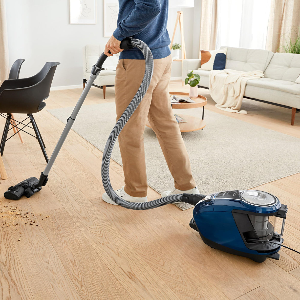 Bosch Hogar BGS7RCL Relaxx Ultimate Aspirador sin Bolsa, Extremadamente silencioso 68 decibelios, 700 W, 3 litros, Azul, azul