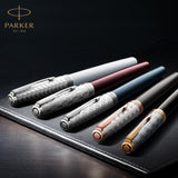 PARKER Sonnet Bolígrafo | Premium metal y lacado brillo negro con acabado chapado en oro | Punta mediana con recarga de tinta negra | Caja de regalo