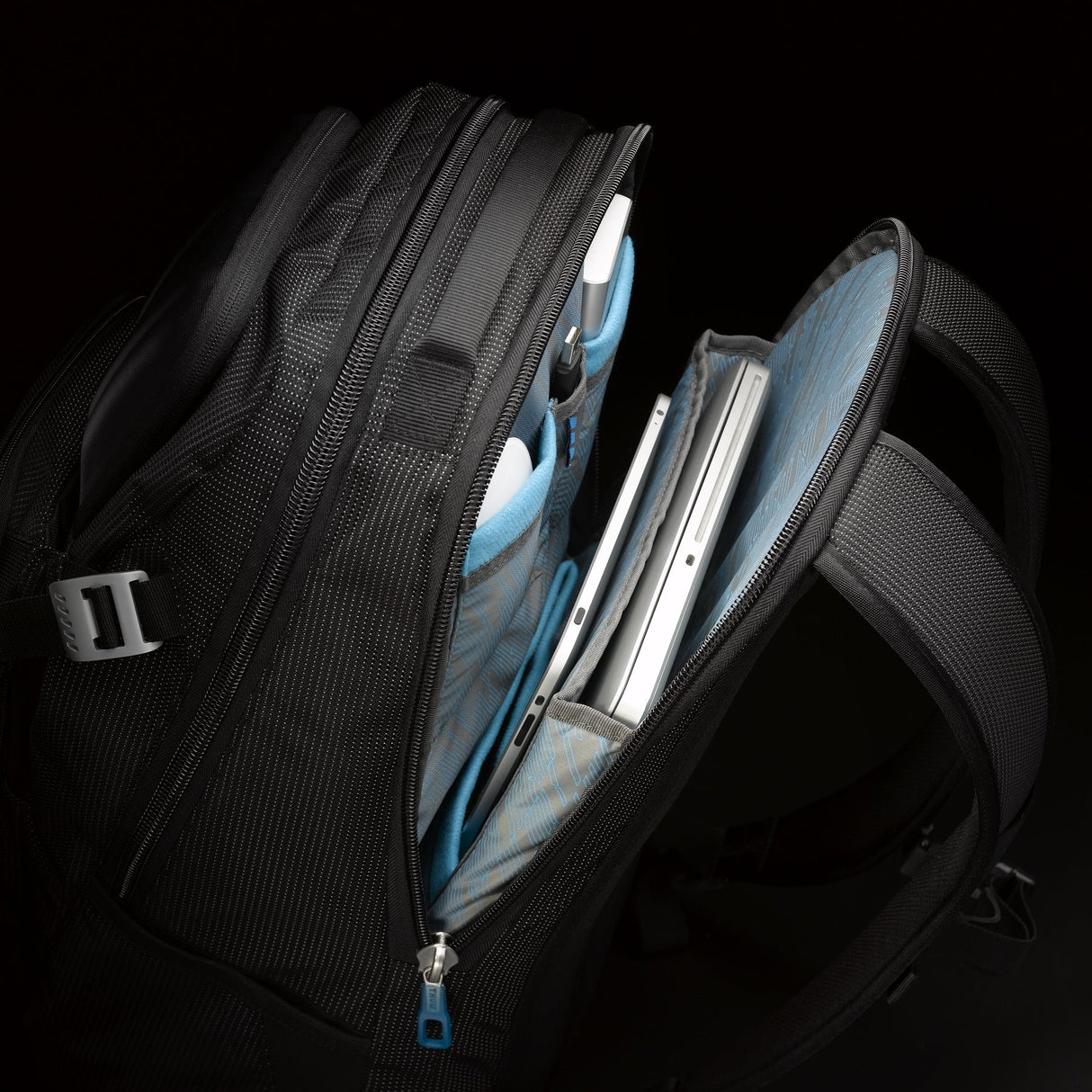Thule TCBP217 - Mochila para Ordenador Ordenador portátil de 17" (Capacidad de 32 litros, Compartimento SafeZone), Negro