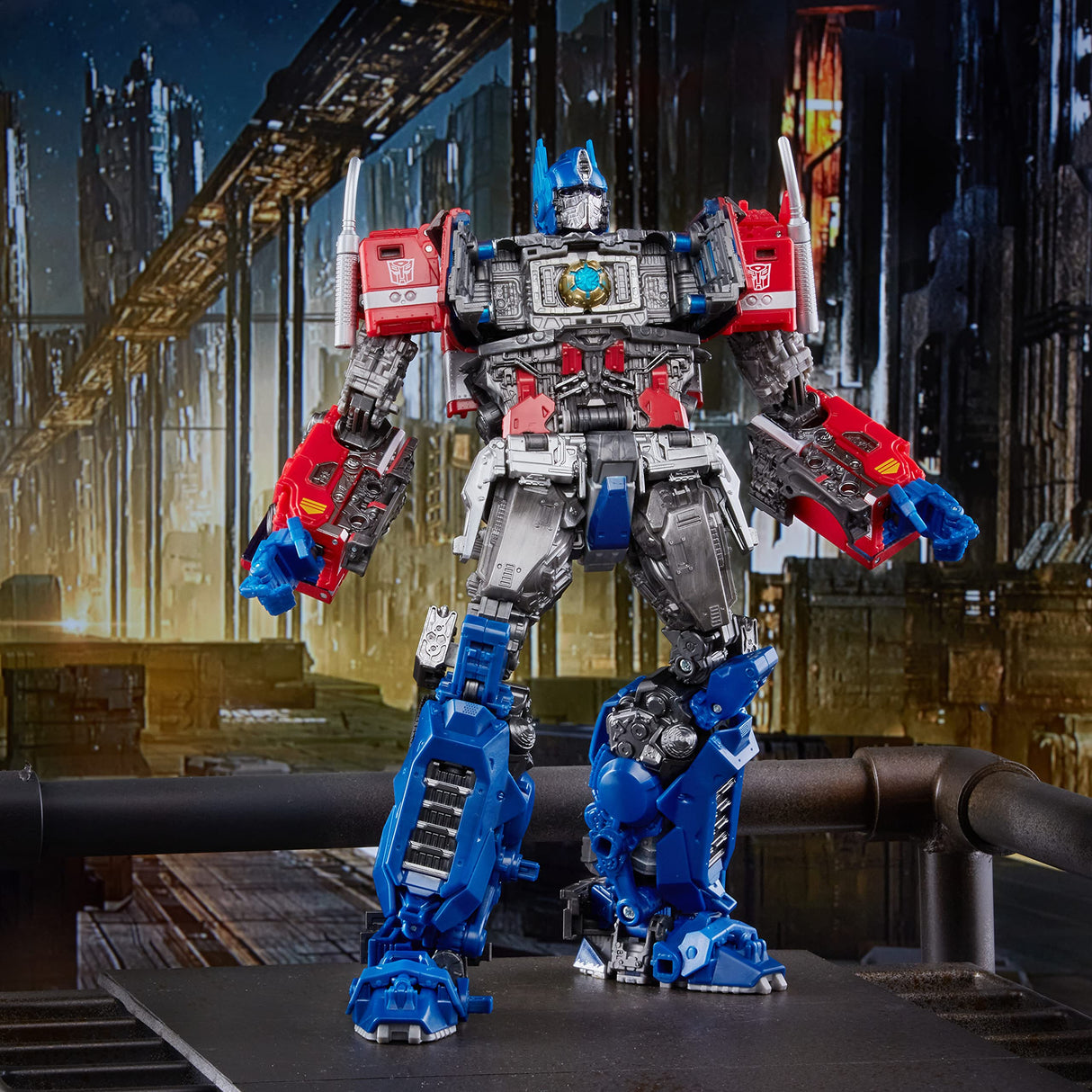 Transformers Movie Masterpiece Series MPM-12 Optimus Prime - Figura Coleccionable de película Bumblebee, 28 cm, Multicolor