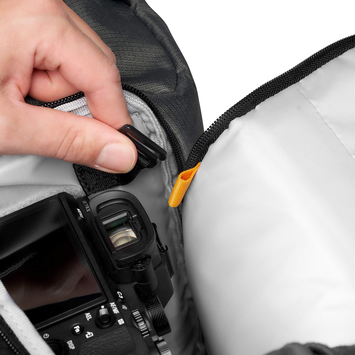 Lowepro Fastpack BP 250 AW III - Mochila para Cámara Refelx DSLR Sin Espejo, con Acceso QuickDoor, Compartimento Para Portátil de 13”, Para Cámaras Nikon D850, 300D Ripstop, Color Gris