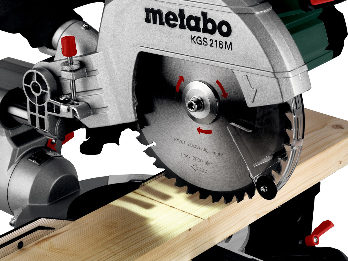 metabo sierra de tracción, corte transversal e inglete KGS 216 M – 613216000 – con línea de corte Precision Cut Line, disco de 216 mm y función de tracción – cable de 2 m