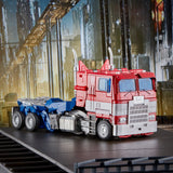 Transformers Movie Masterpiece Series MPM-12 Optimus Prime - Figura Coleccionable de película Bumblebee, 28 cm, Multicolor