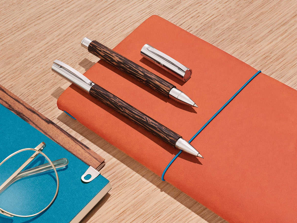 Faber-Castell 138150 - Portaminas con Cuerpo en Madera de Coco de Color Marron - Mina de 0.7 mm - Graduación B