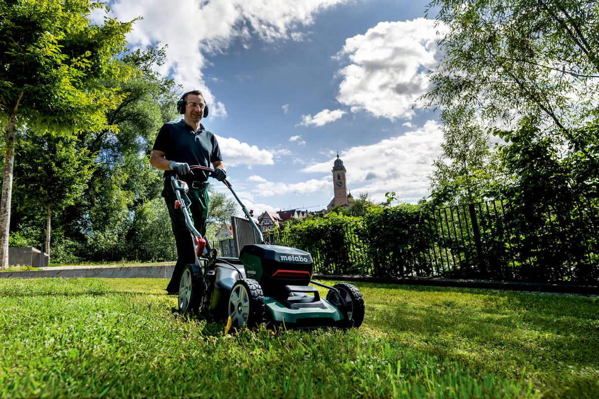 metabo cortacésped a batería RM 36-18 LTX BL 46 – 601606650 – 18 V – con función de Mulching – para Jardines de hasta 800 m² – Incluye 2 baterías y Cargadores