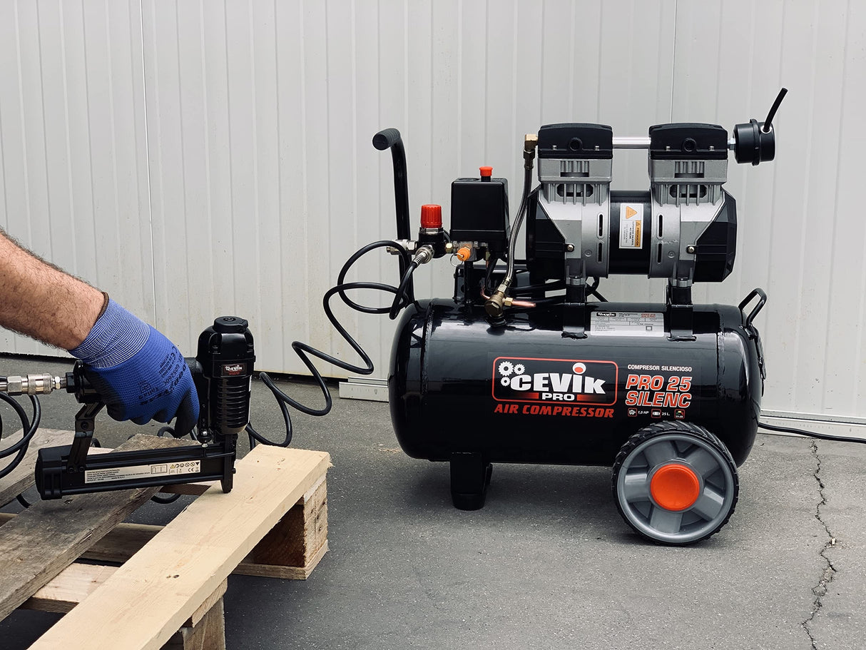 CEVIK PRO - CA-PRO25SILENC - Compresor de Aire Silencioso - 59 dB - Capacidad de 25 L - Motor de 1.5HP - Presión Máx 8 Bar - Caudal de 150 l/min - Sin Aceite - Sin Mantenimiento - Compacto y Portátil