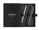 Caran d'Ache ECRIDOR TRESSÉ 849 8902.024 - Juego de bolígrafos chapados en platino con mango de latón y estuche de piel, edición especial