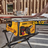 DEWALT DWE7485-QS - Sierra de Mesa Compacta 210 mm, Diámetro de Hoja 210/30mm, 5800 rpm de Velocidad, Biselado de 48º, Máx. Cap. de Corte (Derecha/Izquierda) 622/318mm