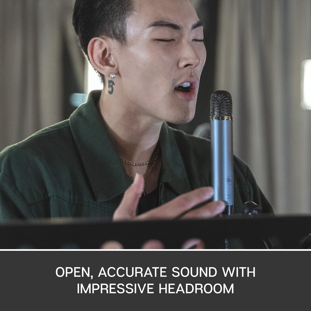 Blue Ember XLR Micrófono condensador para grabación, Podcasting y transmisión, Cápsula cardioide personalizada y Soporte de micrófono - Gris