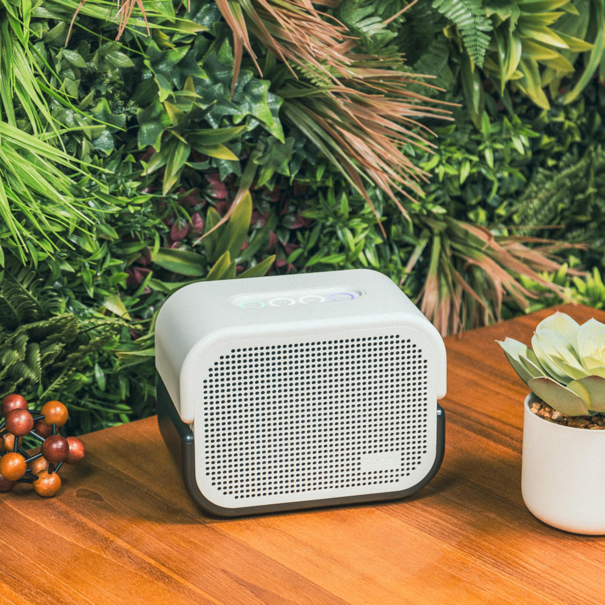Konex audio Altavoz Amplificado portátil Bluetooth Blanco de 2 vías K-Five - Diseño Elegante, Bluetooth 5.1 - Entrada AUX - USB. Batería Recargable. Calidad y Potencia de Sonido.