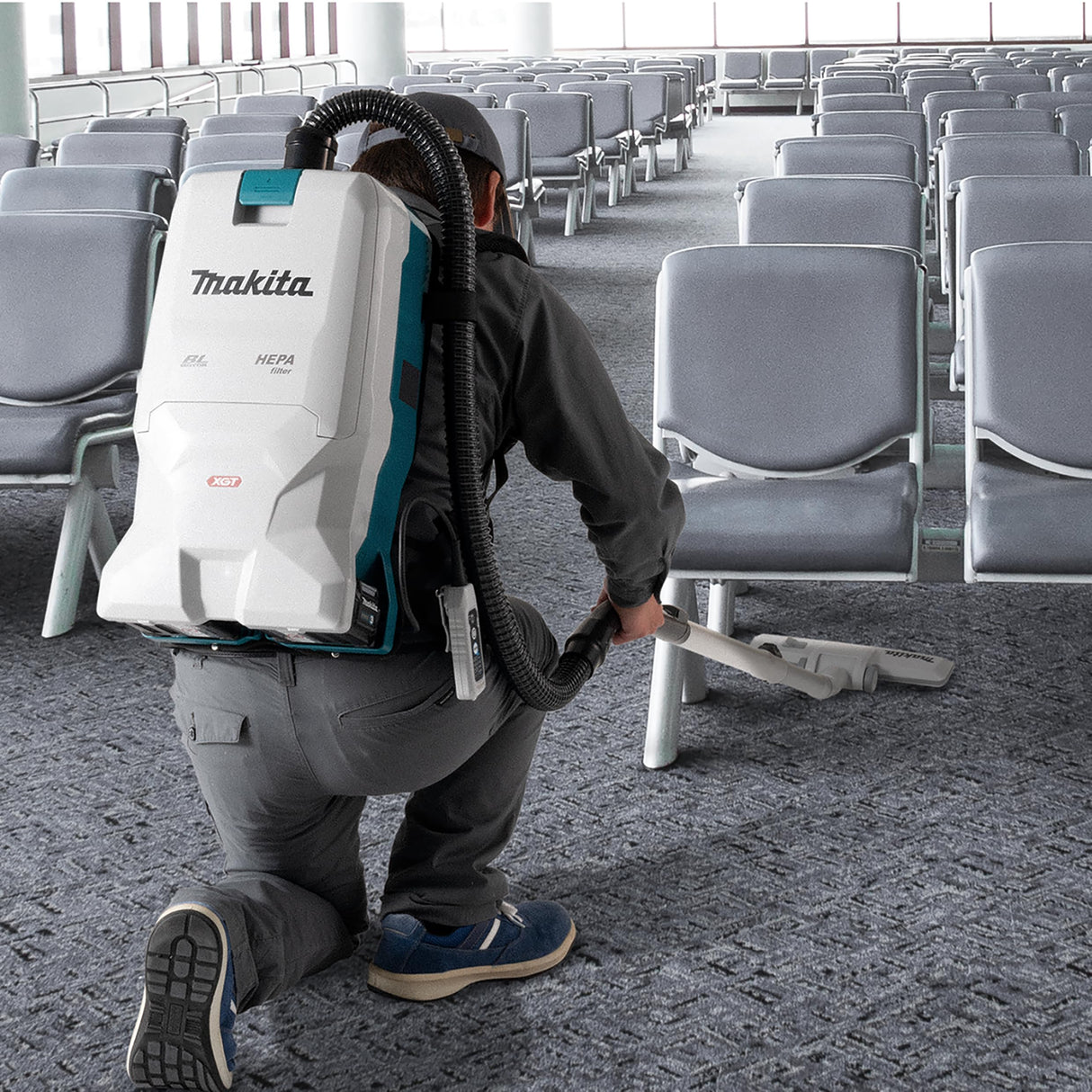 Makita VC011GZ Aspiradora de Mochila sin escobillas, 4 Velocidades, Azul