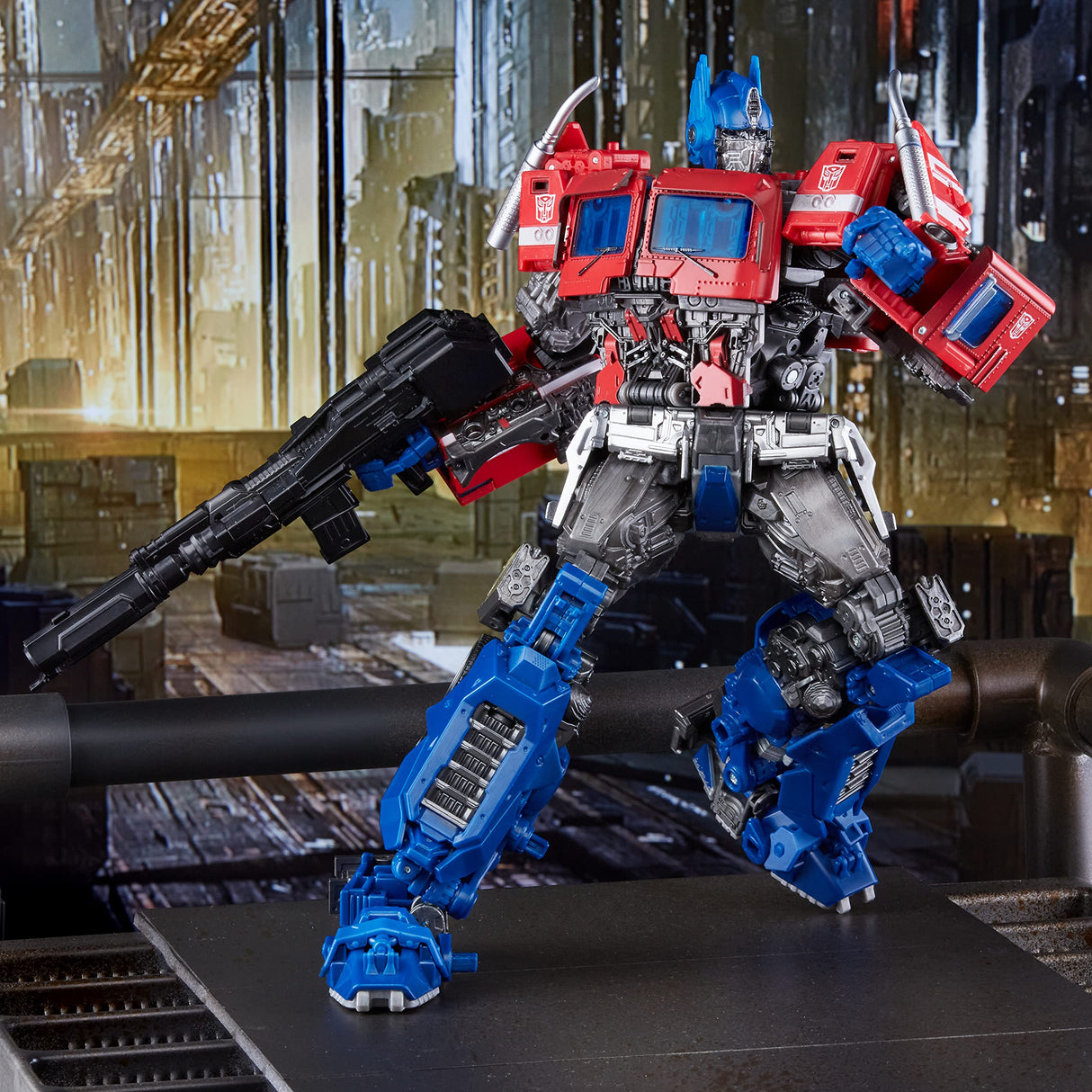 Transformers Movie Masterpiece Series MPM-12 Optimus Prime - Figura Coleccionable de película Bumblebee, 28 cm, Multicolor