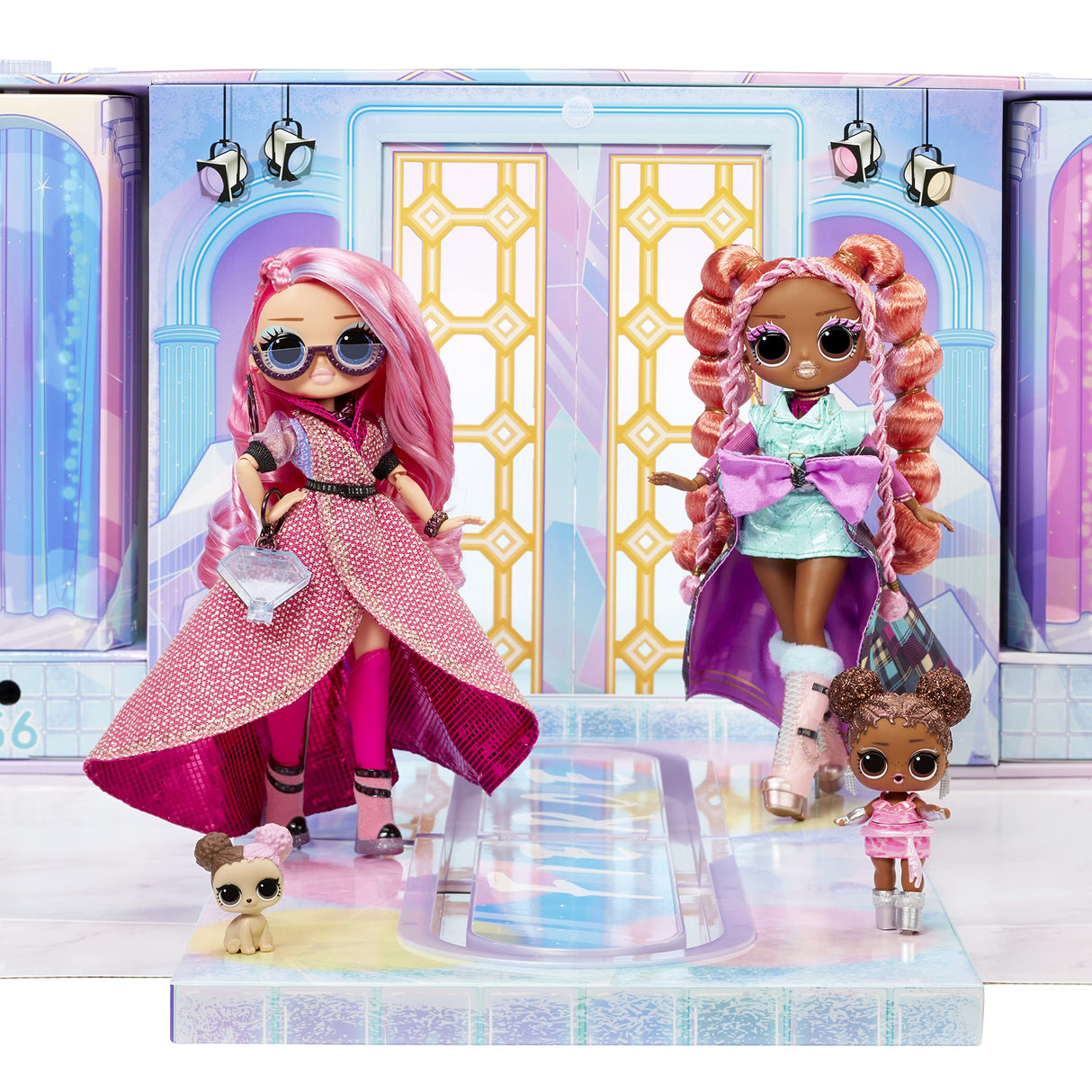 L.O.L. Surprise! Fashion Show Mega Runway - Juguete 4 en 1 con 80 sorpresas Que Incluyen 12 muñecas, Ropa, Accesorios y más - Más de 1500 Looks para Combinar - Coleccionable - Edad: 4+ años