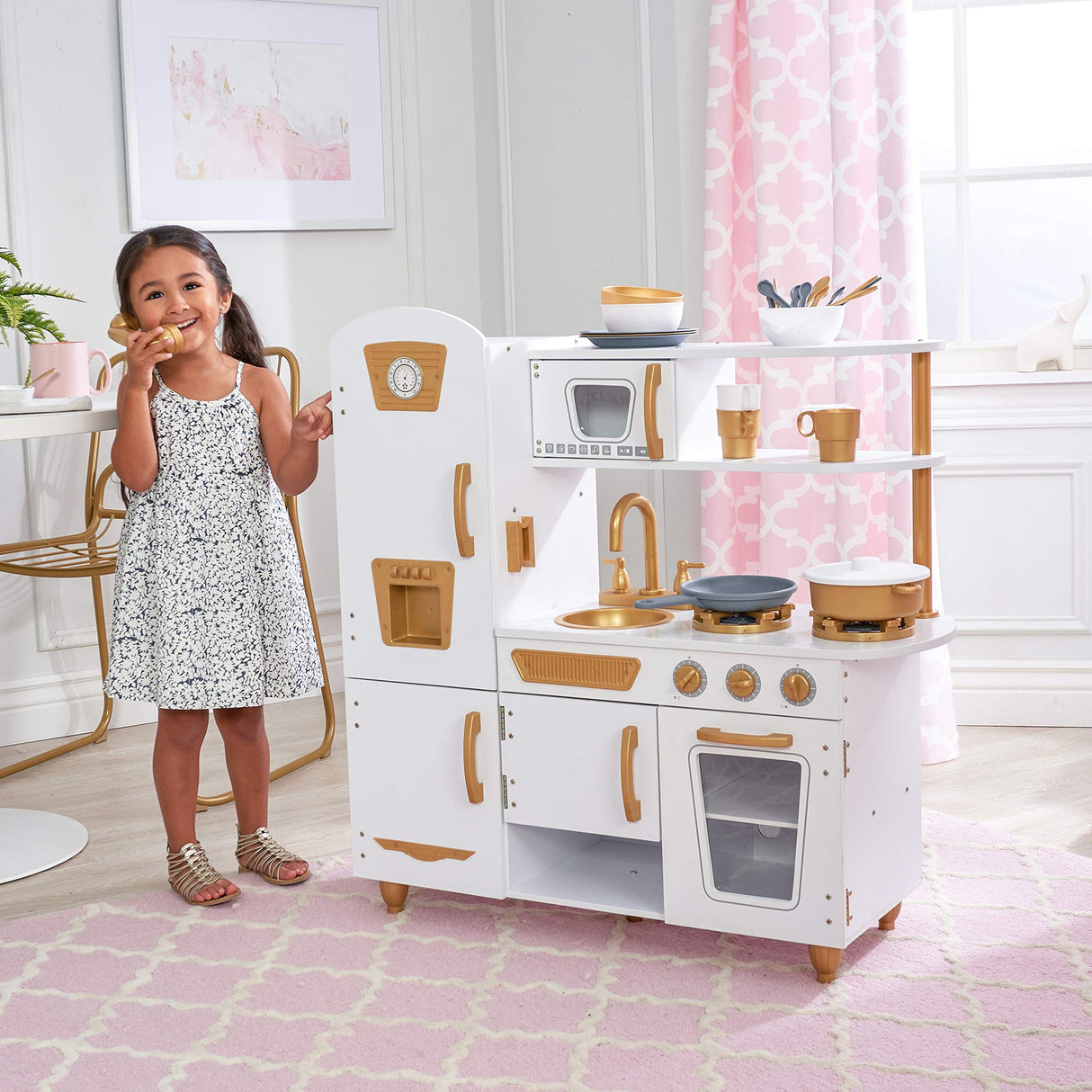 KidKraft Cocina de Juguete Vintage Blanca para niños con Teléfono y Nevera Vintage, cocinita Infantil con Juego de 27 Utensilios, Juguetes niños 3+ años (53445) Exclusivo en Amazon