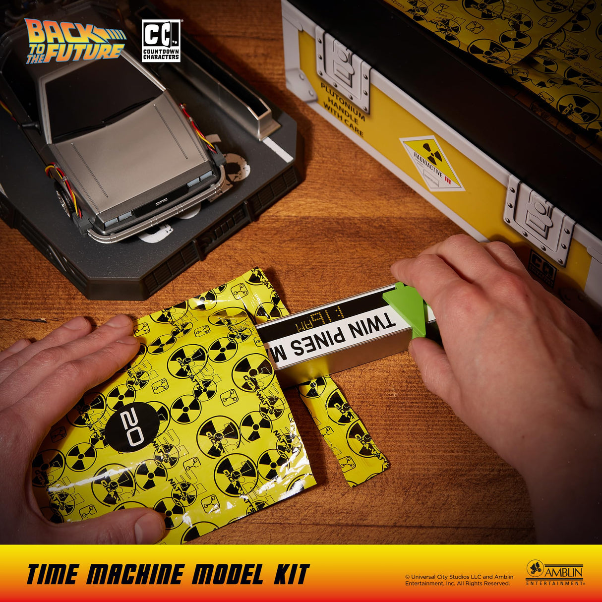 CC Countdown Characters 2024 Calendario de Adviento Armable Twin Pines Mall Delorean Time Machine – Estatua Coleccionable Oficial de Back to The Future
