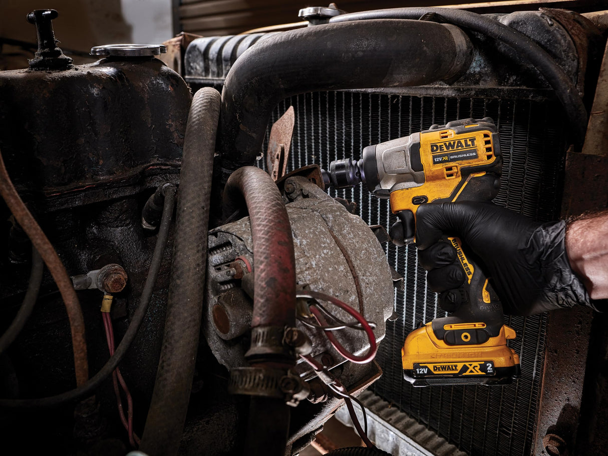Dewalt Llave IMP de 12 V XR B/L SUB 3/8 pulgadas, 2 x 2 AH