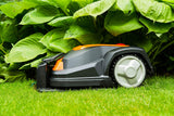 Yard Force Robot cortacésped SA900ECO, apto para céspedes de hasta 900 m2, función de corte de bordes, sensor de lluvia y motor sin escobillas, 28 V, negro/naranja