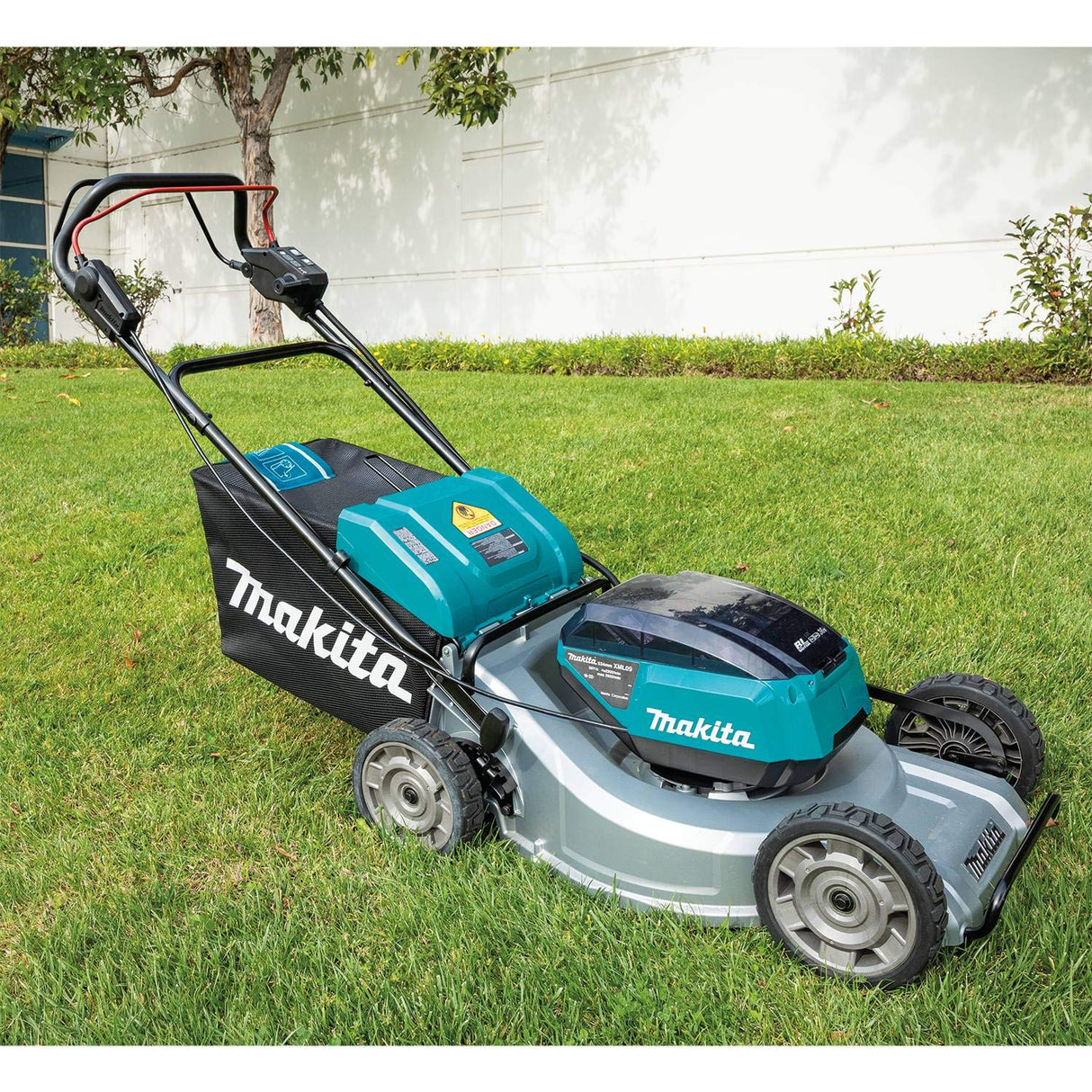 MAKITA DLM533Z - Cortacésped 18Vx2 LXT 53cm Carcasa de Aluminio, tracción