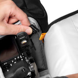Lowepro Fastpack BP 250 AW III - Mochila para Cámara Refelx DSLR Sin Espejo, con Acceso QuickDoor, Compartimento Para Portátil de 13”, Para Cámaras Nikon D850, 300D Ripstop, Color Negro