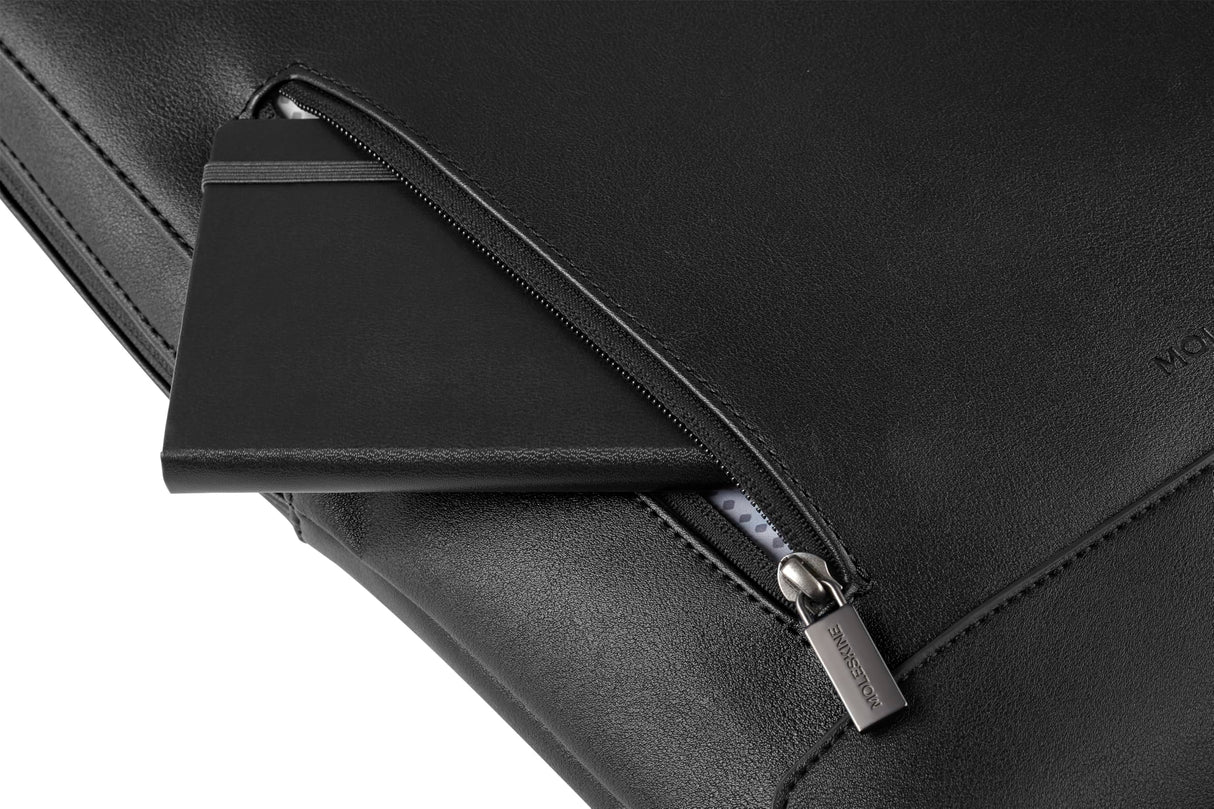 Moleskine Bolsa Vertical para Dispositivos Colección Classic, Mochila Compatible con Tablet, iPad, Laptop hasta 15 Pulgadas, Dimensiones 29 x 39 x 6 cm, Color Negro