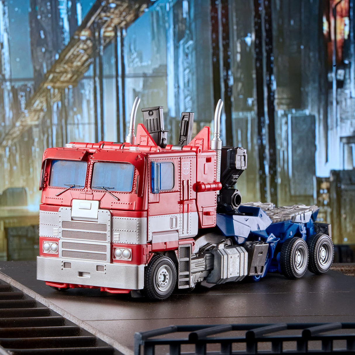 Transformers Movie Masterpiece Series MPM-12 Optimus Prime - Figura Coleccionable de película Bumblebee, 28 cm, Multicolor